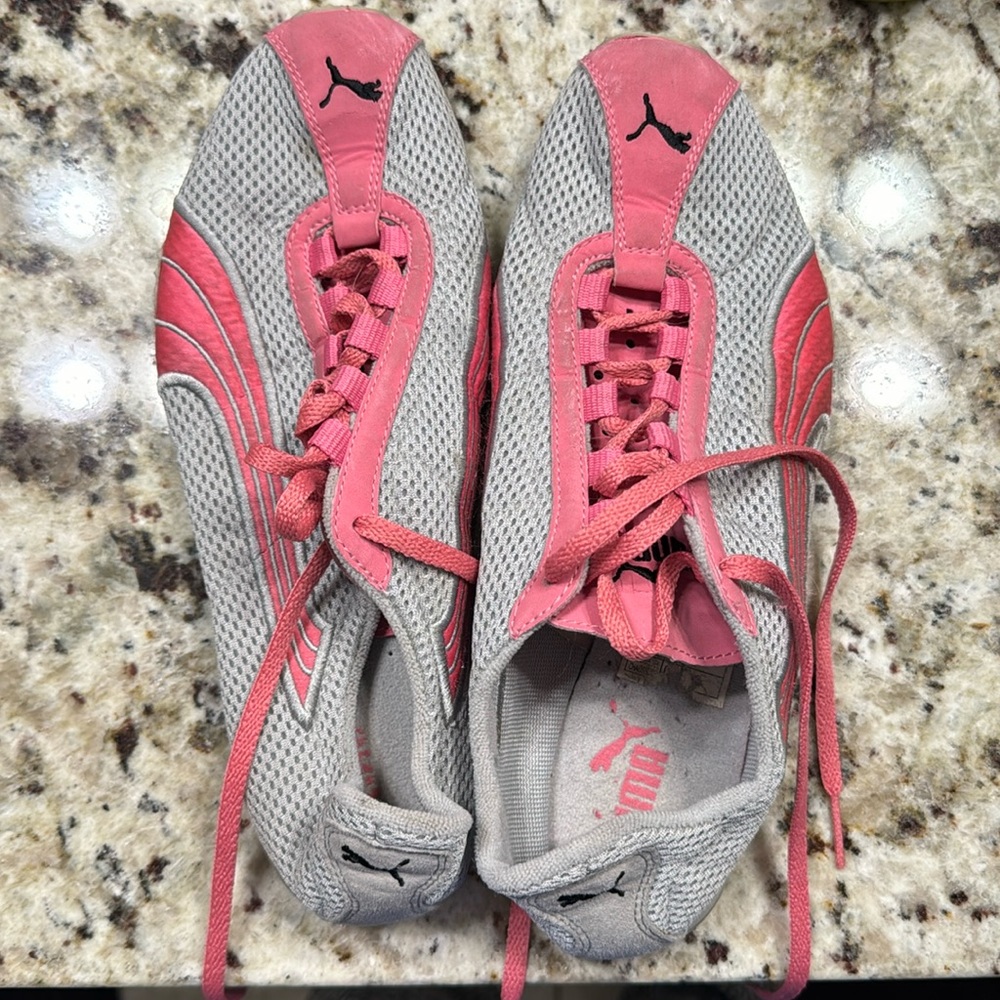 Vintage Coral pink and Grey Puma Sneakers